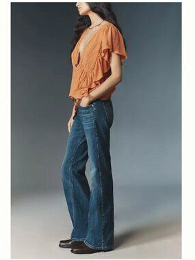 Classic blue mid rise, boot cut Pilcro jeans sz 28